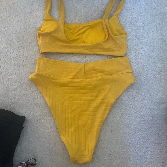 American eagle yellow bikini - Picture 3 of 7